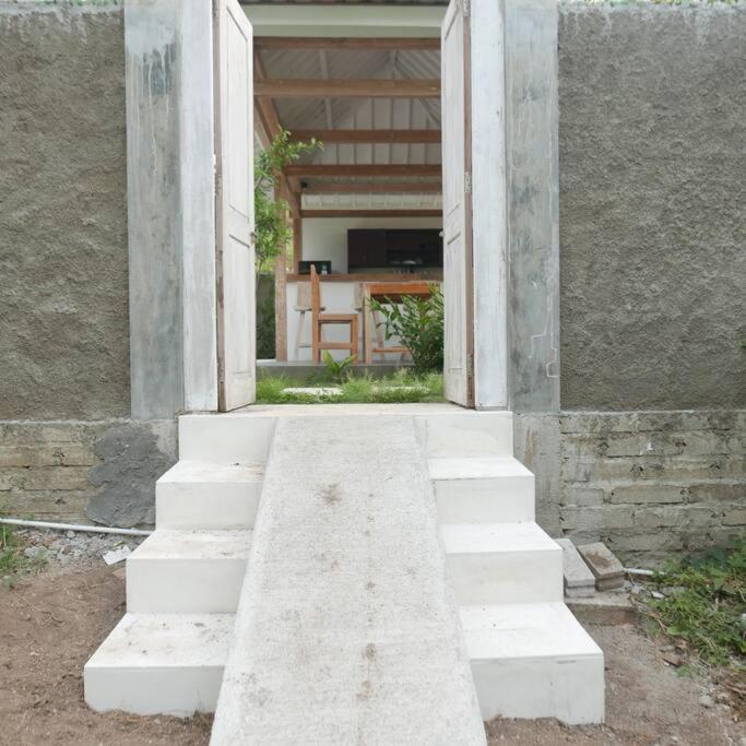 Silir Villa "Your Cozy Home" Mataram Bagian luar foto